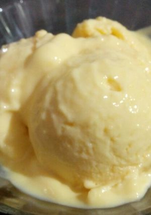 A picture of Custard ice-cream.