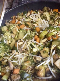 Una foto de Salteado de verduras a la “too juntito”
