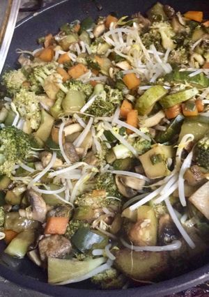 Una foto de Salteado de verduras a la “too juntito”