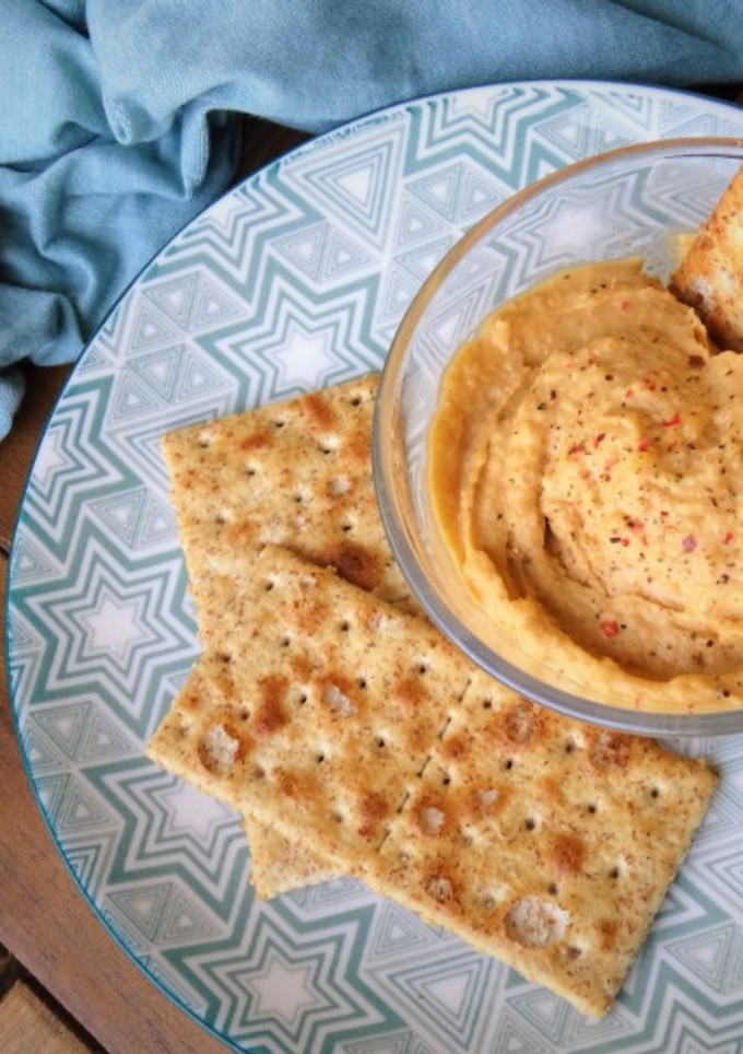 Una foto de Hummus de pimientos del piquillo