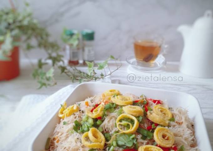 Bihun goreng Singapore