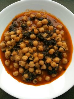 Una foto de Potaje de garbanzos rápido y apto para vegetarianos