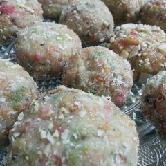 A picture of Moti Meway k Laddoo.