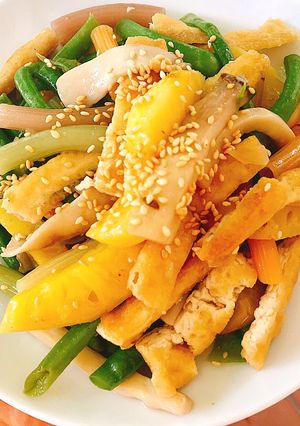 Hình của món Nui xào chay.