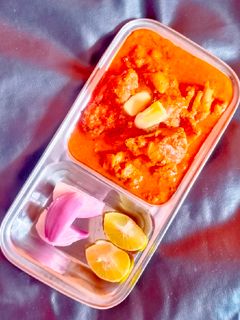 कोल्हापुरी चिकन मसाला (kolhapuri chicken masala recipe in marathi) रेसिपी चे मुख्य फोटो