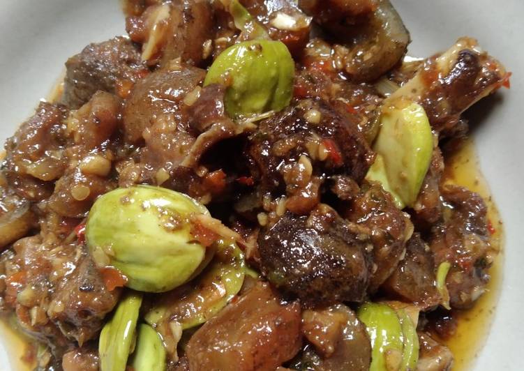 72.sambal goreng kikil/kulit