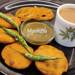 Fresh toor kachori (winter special recipe) A picture of Fresh toor kachori (winter special recipe).