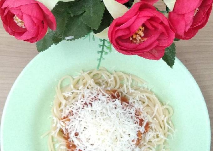 Spaghetti chicken bolognese