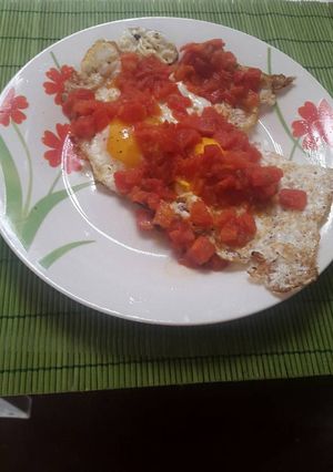 Una foto de Huevos estrellados con jitomate