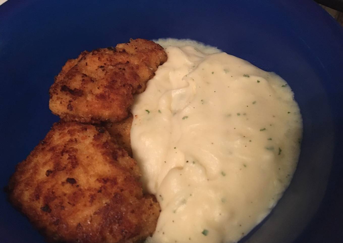 Parmesan chicken and mashed potatoes 😋