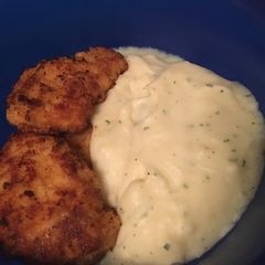 A picture of PARMESAN CHICKEN & Mashed potatoes 😋.