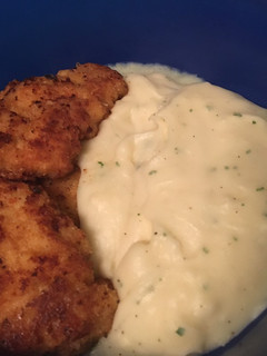 A picture of PARMESAN CHICKEN & Mashed potatoes 😋.