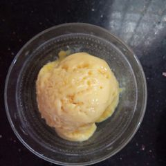 A picture of Mango Ice-cream.