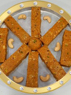 પંજીરી સ્ટીક(Panjiri stick Recipe in Gujarati) રેસીપી મુખ્ય ફોટો