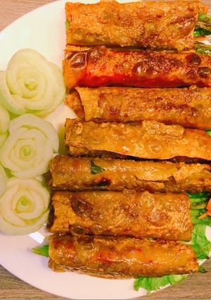 Hình của món Phù trúc cuộn măng tây.