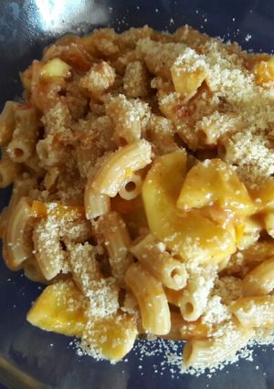Una foto de Zapallo Italiano con Quifaros (fideos)