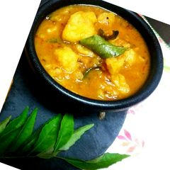 A picture of Dum Aloo curry (Saatvic curry).
