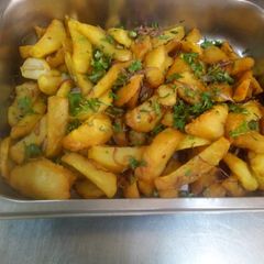 A picture of Potatoe wedges.