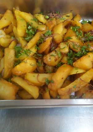 A picture of Potatoe wedges.