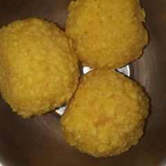 A picture of Urad daal laddoo.