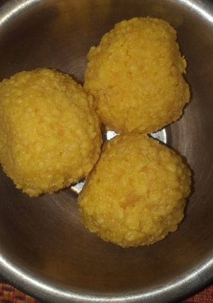 A picture of Urad daal laddoo.