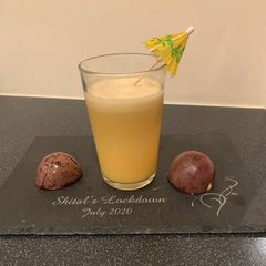 A picture of Fresh passion fruit juice 😊.