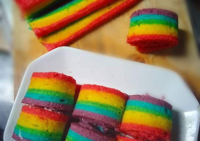 Cara bikin Rainbow cake Ny. Liem (lembut, anti gagal) Cara bikin Rainbow cake Ny. Liem (lembut, anti gagal)