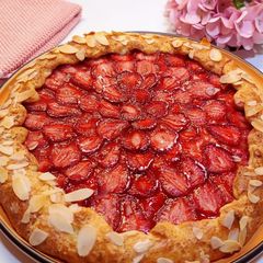 🍓 Tender Strawberry Galette with Cottage Cheese Dough A picture of 🍓 Tender Strawberry Galette with Cottage Cheese Dough.