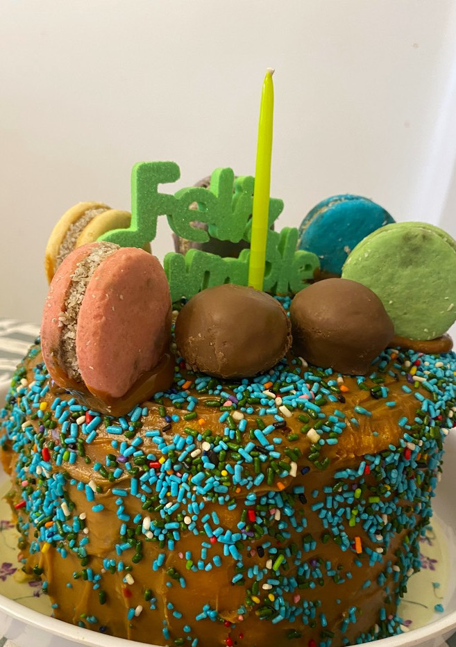 Una foto de TORTA CEBRA DE PIONONO CON DULCE DE LECHE Y CREMA CHOCOTORTA 🤩😋😋👏❤️