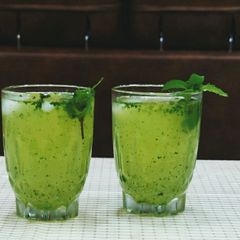 A picture of Grapes Minty Lemonade.