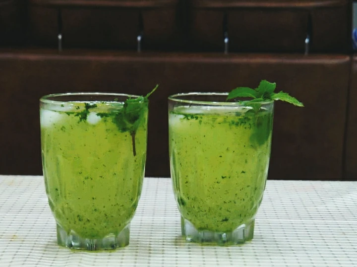 Easy Way Prepare Grapes Minty Lemonade the Can Spoil the Tongue Delicious