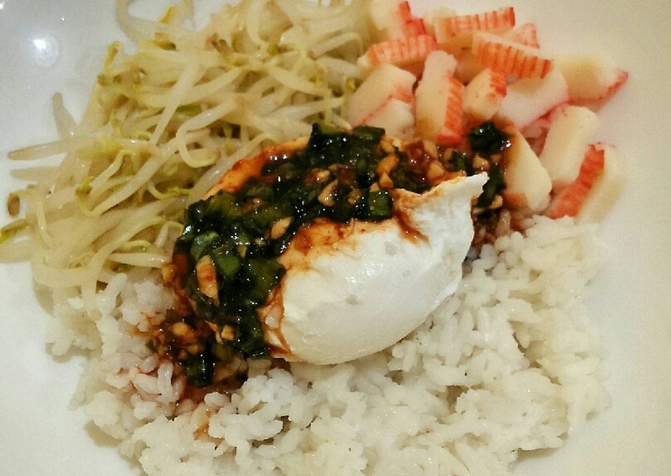 Kongnamul Bibimbap (콩나물 비빔밥)