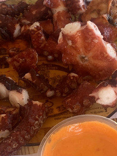Una foto de Pulpo frito con mojo