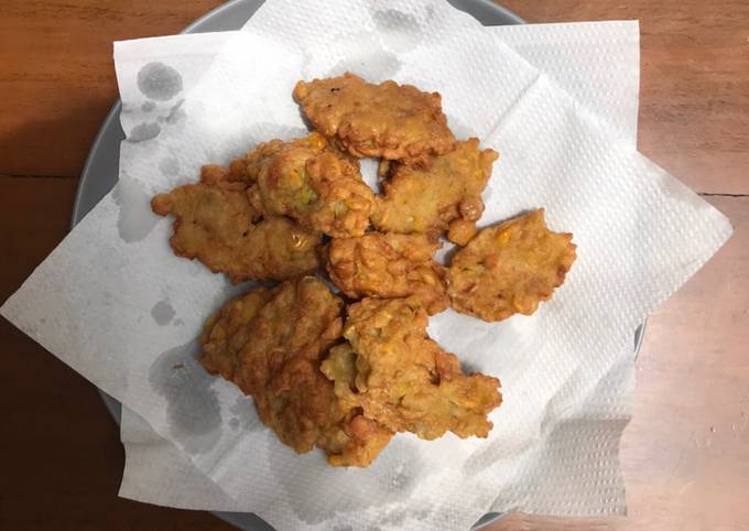 Standar Resep gampang membuat Makanan Anak Bakwan Jagung Isi Udang  nikmat