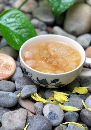 Hình của món Chè Trái Thơm.