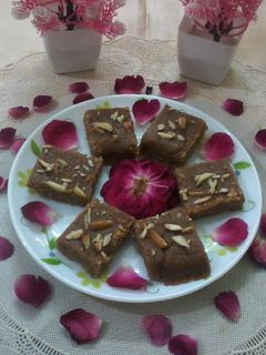सिंघाड़े के आटे की बर्फी रेसिपी मुख्य फोटो