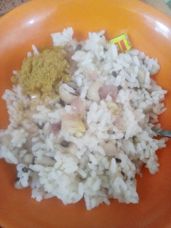 A picture of Rice and beans(garau garau).