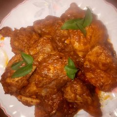 A picture of Pataka chicken.