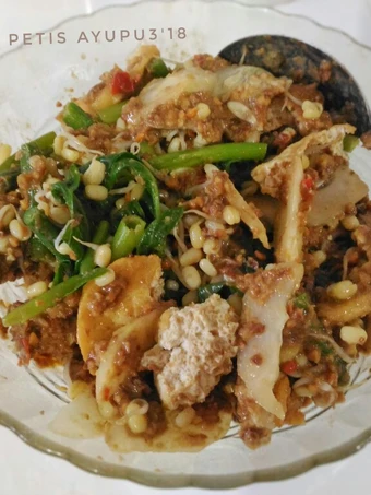 Langkah Mudah untuk Membikin Resep Rujak petis yang Enak Banget Anti Ribet, Sempurna