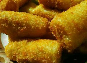 Resep risol isi sosis telor jagung rumahan enak dan mudah - Cookpad