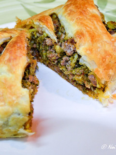 Foto di Strudel salato con broccoli e carne trita