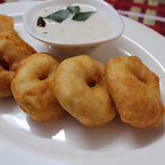 A picture of Medu Vada With Sesame Chutney.
