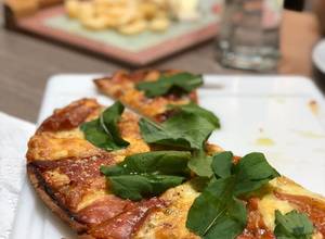 Pizza a la piedra en horno eléctrico Receta de Maria Paz Dominguez/  @pacitamama en instagram- Cookpad