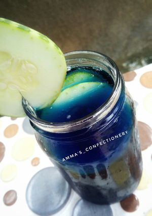 A picture of Blue Hawaii.