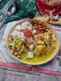 Ketupat kuah kuning/bumbu Anam khas Palembang