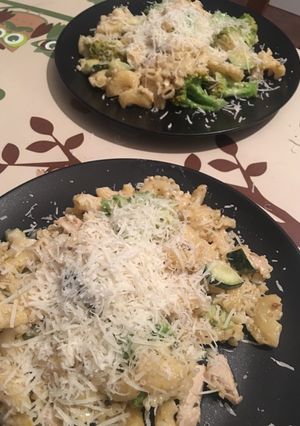 Brokkolis, csirkés tészta recept fotója