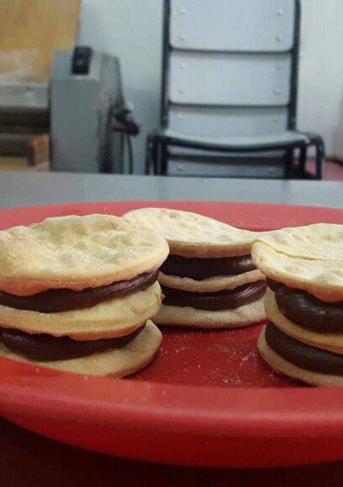 Una foto de Alfajor Rogel