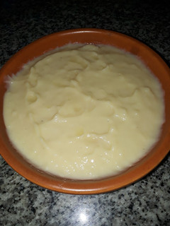 Una foto de Crema pastelera (Rica, fácil y económica)