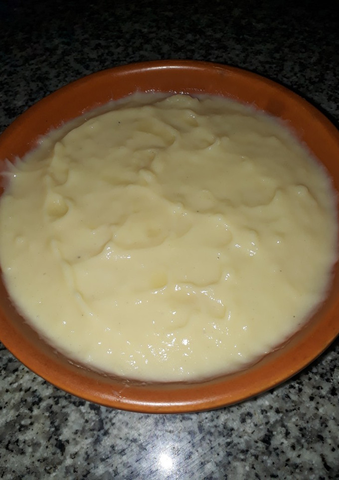 Una foto de Crema pastelera (Rica, fácil y económica)