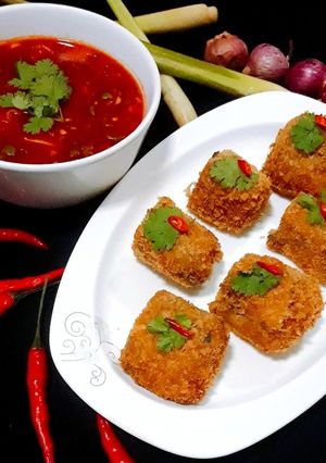 รูปของ ยำปลากระป๋องทอดกรอบ (Yam Pla Kapong Tod Grop)